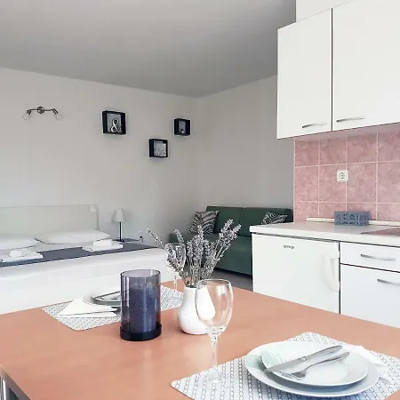 Appartement Saric 2 *